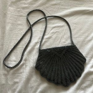 Vintage scallop clam shape beaded clutch purse gray silver